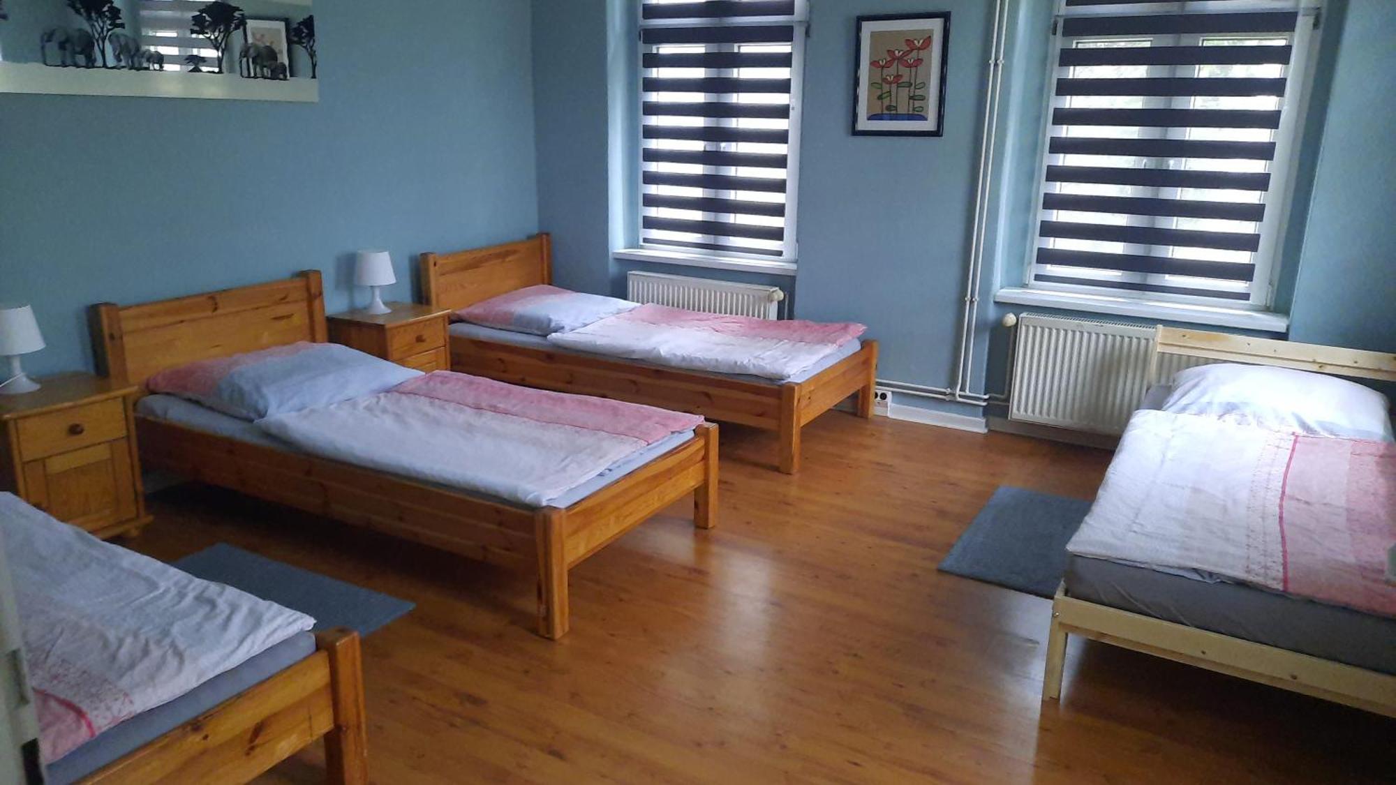 Möbelierte 2 Zim. We 2-5 Schlafplätze 43m², M. Garten U. Parkpl. Zentr. Bus Vor Der Tür Aparthotel Berlin